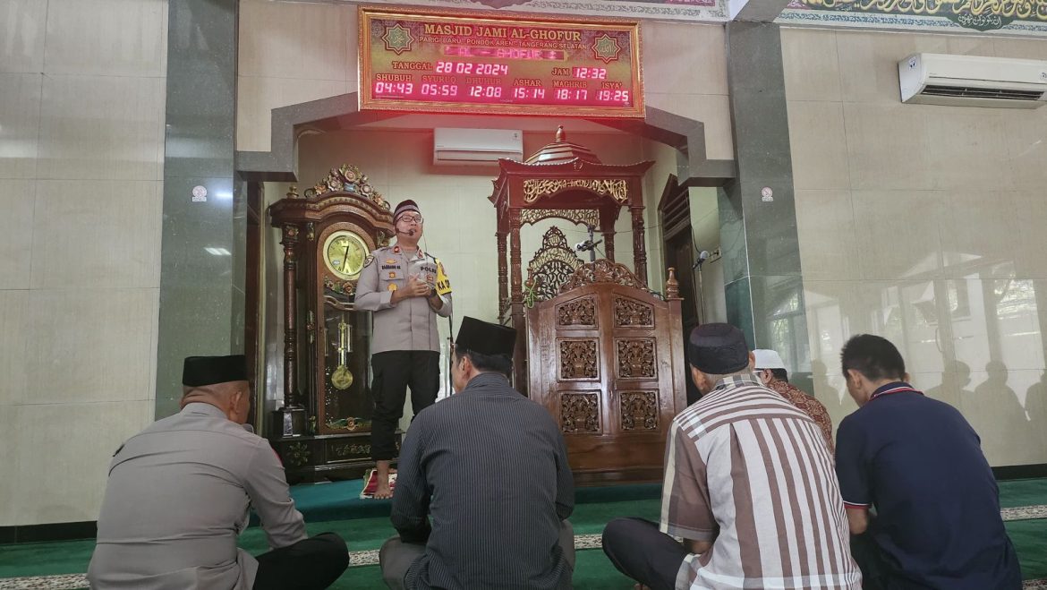 Cooling System Pasca Pemungutan Suara Pemilu 2024, Kapolsek Pondok Aren Sampaikan Tausiyah di Masjid Jami Al Ghafur.