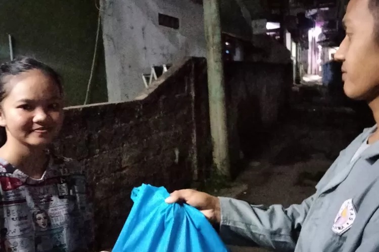 Mahasiswa Gunadarma peduli, Bantu sekitar Kampus