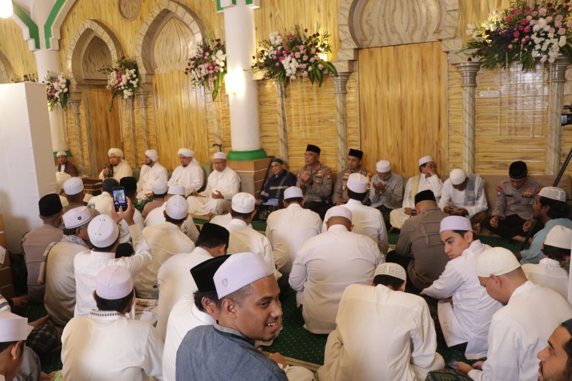 Kapolrestro Tangerang Kota Hadiri Al Fachriyah Bersholawat “Silaturahmi Akbar” Tarhib Ramadhan