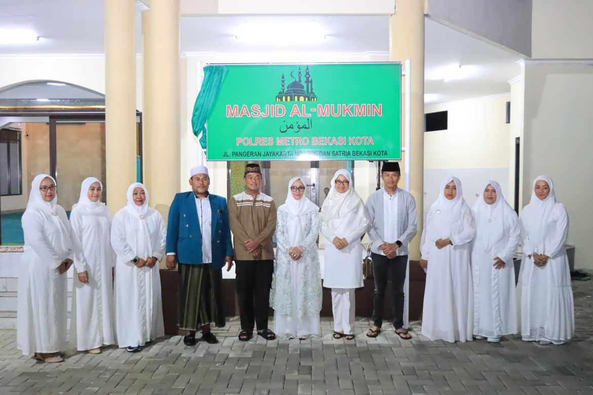 Jelang Ramadhan Kapolres Metro Bekasi Kota Resmikan Masjid Al-Mukmin Dan Beri Santunan Anak Yatim