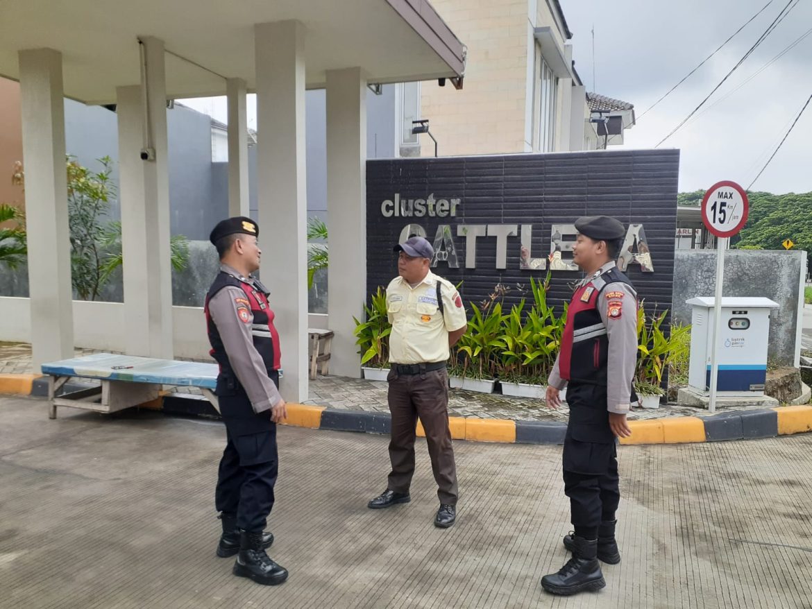 Patroli Sat Samapta Polres Metro Depok Memastikan Keamanan dalam Menyambut Hari Pertama Ibadah Puasa Ramadhan 1445 H