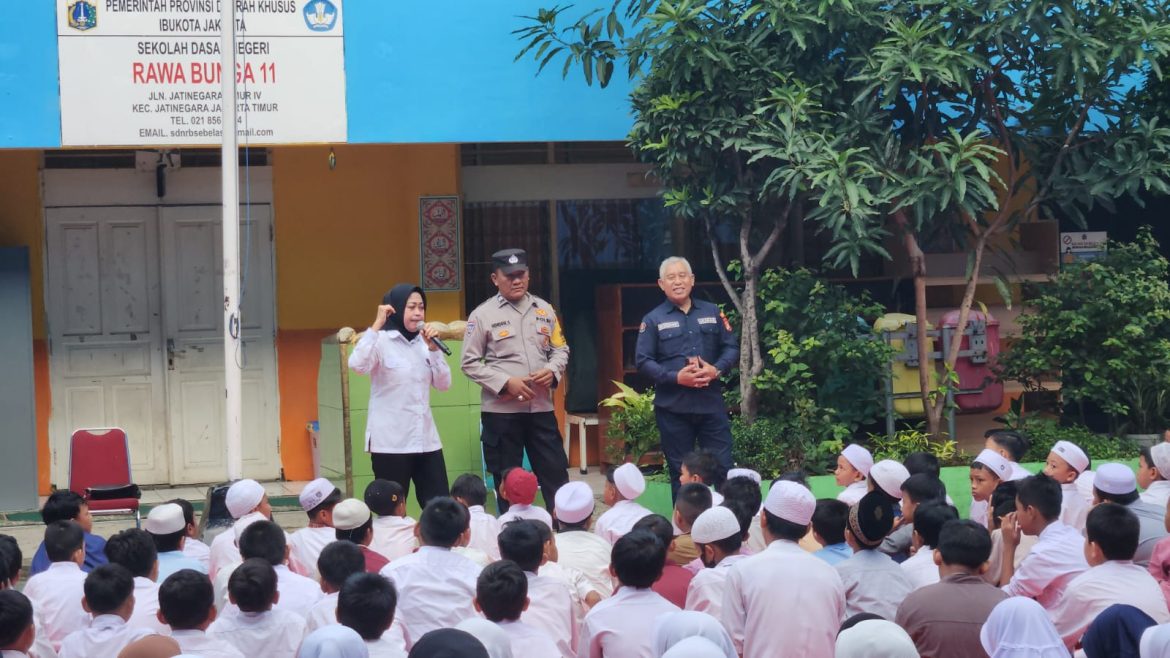 Senin Pintar, Kanit PPA Polrestro Jaktim Sosialisasikan Bahaya Perundungan/Bullying Pada Pelajar