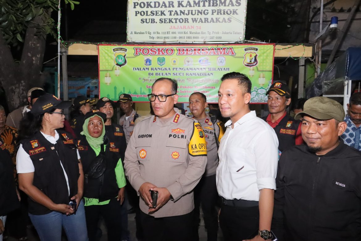 Sampaikan Pesan Kamtibmas Kapolres Metro Jakut Kunjungi Posko Pokdarkamtibmas Warakas