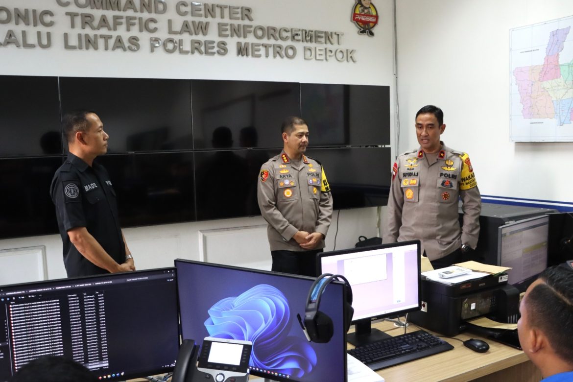 Pengecekan Polres Metro Depok, Polsek Beji, Sukmajaya & Cimanggis oleh Wakapolda Metro Jaya : Memastikan & Meningkatkan Kualitas Pelayanan Polisi Kepada Masyarakat