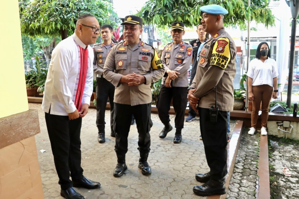 Polres Metro Depok Monitoring Pengamanan Peringatan Isa Al Masih 2024