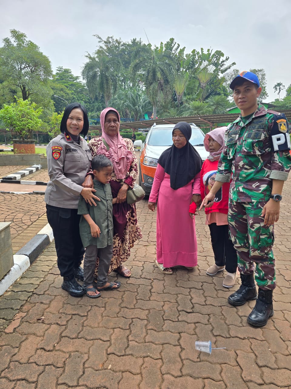 Satuan Pamobvit Polrestro Jaksel Pertemukan Anak Terpisah Dari Orang Tuanya Saat Berwisata