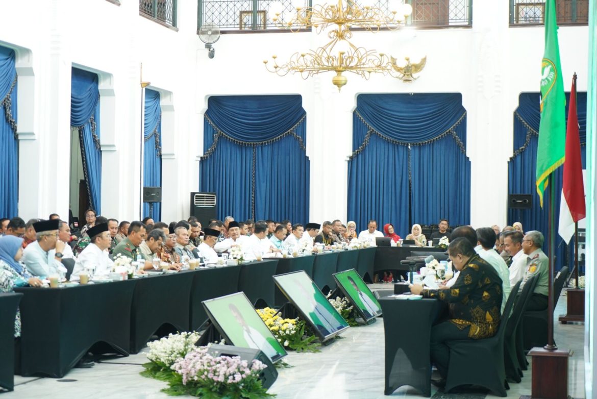 Kapolres Metro Bekasi Dan Forkopimda Kabupaten Bekasi Bersatu Dalam Upaya Ketahanan Pangan Dan Produktivitas Pertanian