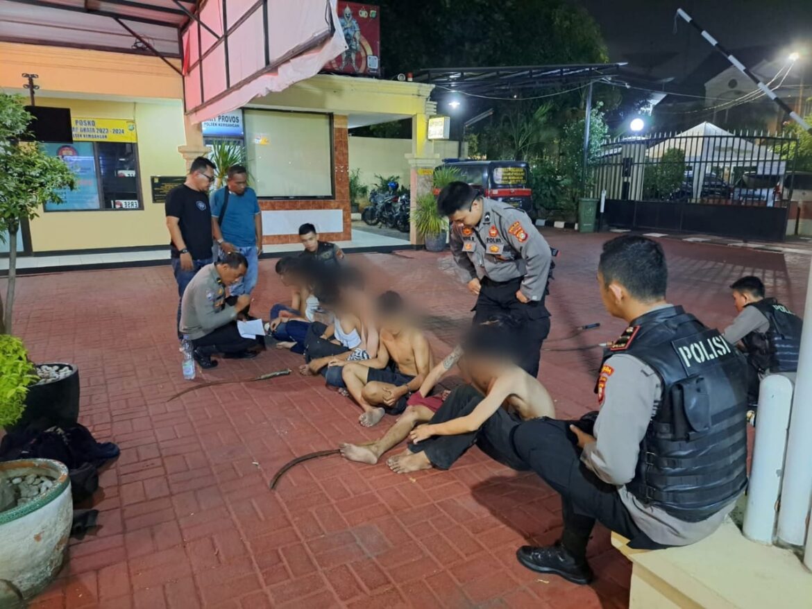 Tawuran di Meruya Selatan: Anggota Patroli Presisi Polda Metro Jaya Terluka, Delapan Remaja Diamankan