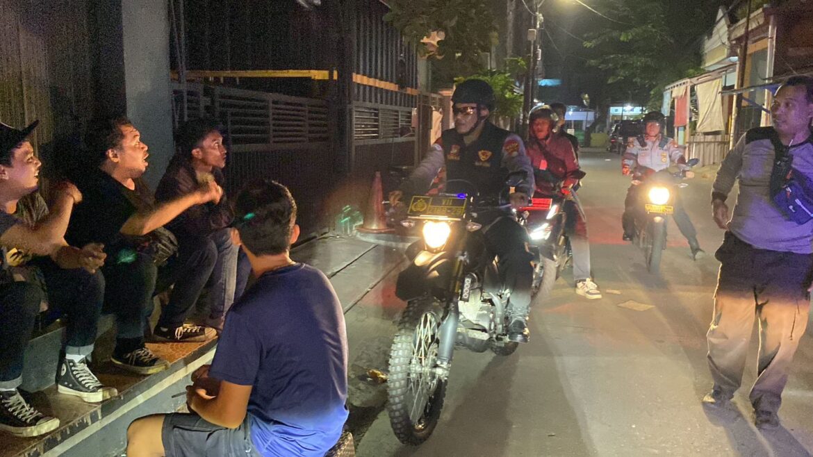 Cegah Tawuran dan Kejahatan Jalanan, Polsek Jajaran Polres Jakut Gelar Patroli Skala Besar