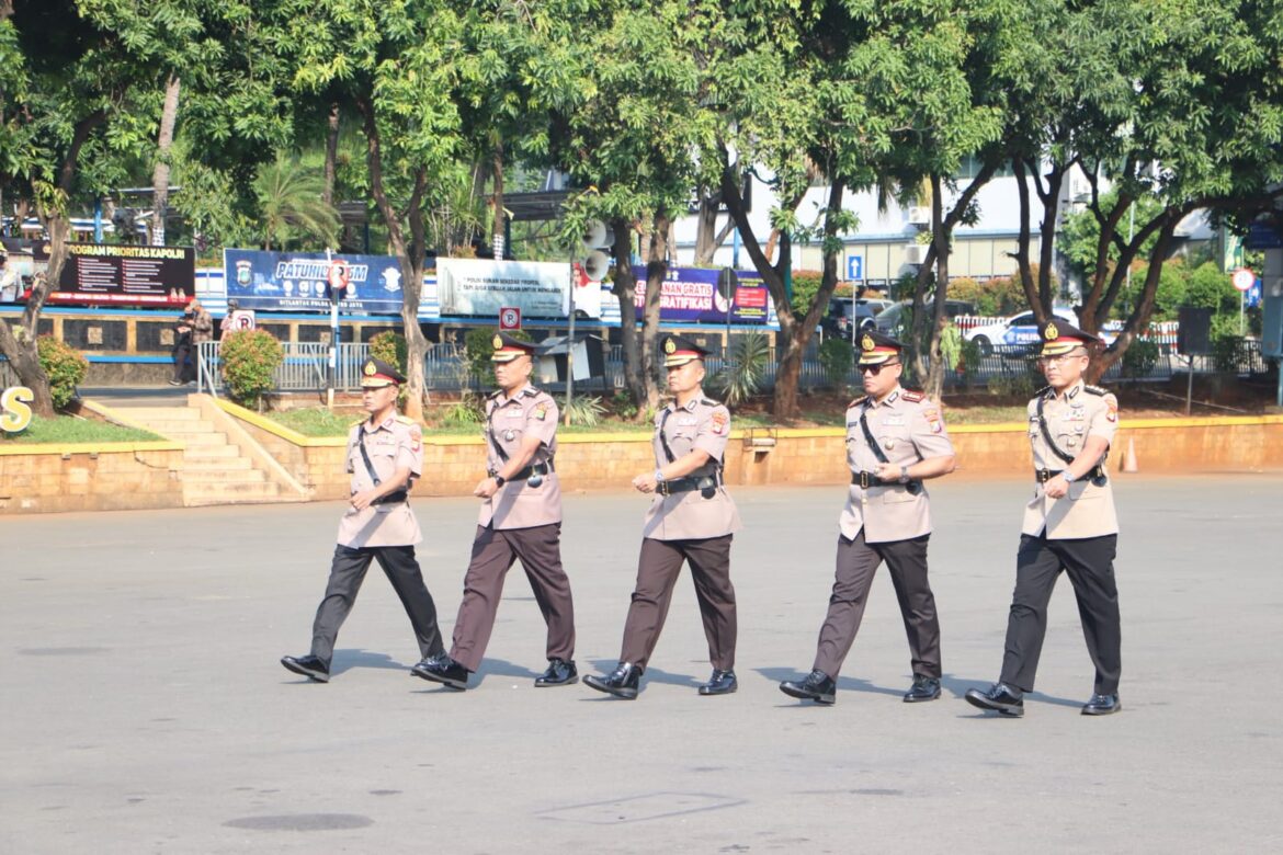 Kapolda Metro Jaya Irjen Pol Karyoto Pimpin Sertijab Dirsamapta, Kabid TIK dan Kapolres Jakut