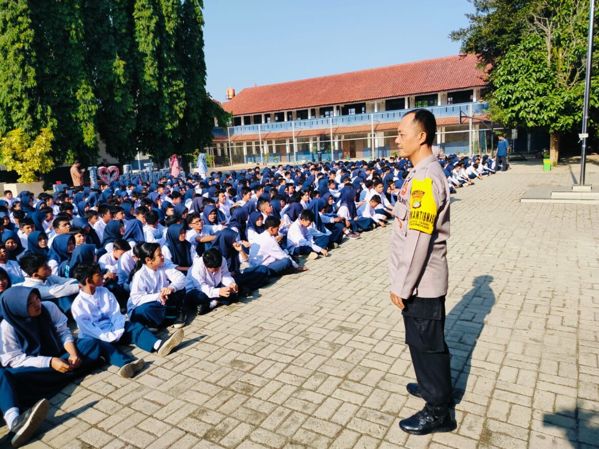 Polsek Bojongsari Gelar Program Police Goes to School dan Pembinaan LDKS di SMPN 14