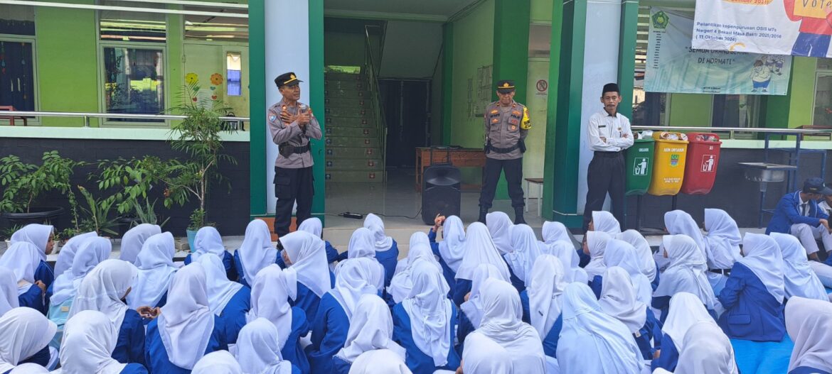 POLICE GOES TO SCHOOL DI SMK NASIONAL GROGOL – LIMO