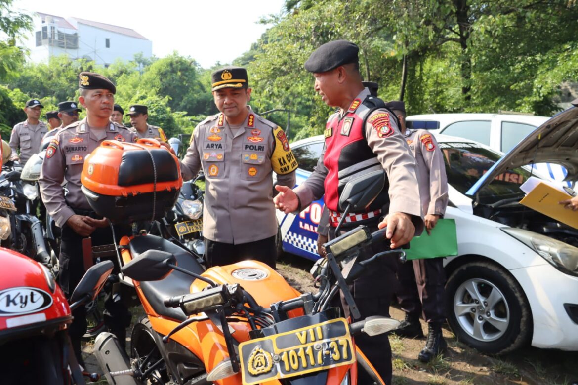 Kapolres Metro Depok Cek Kendaraan Dinas untuk Kesiapan PAM Pilkada Serentak 2024