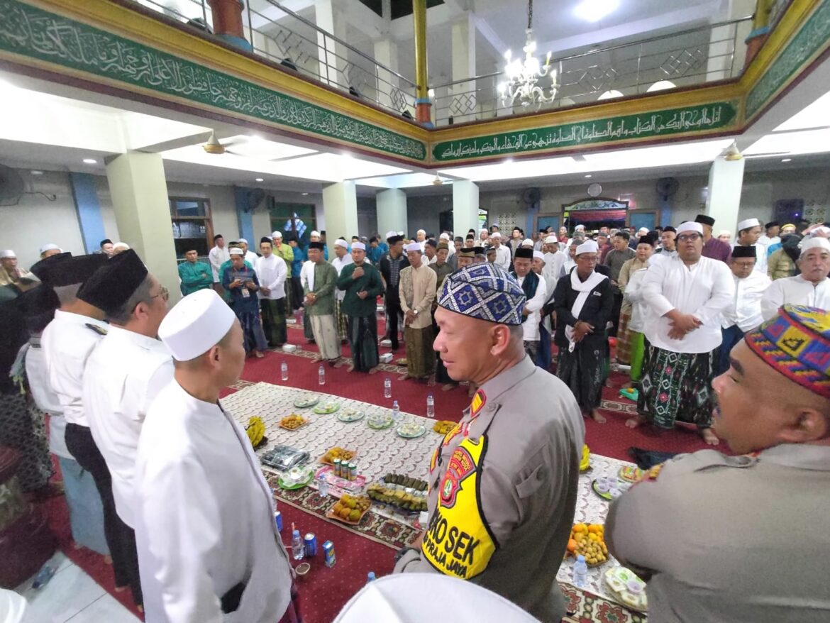 Polsek Pondok Gede Hadir di Peringatan Maulid Nabi, Jaga Kondusivitas Jelang Pilkada 2024 di Pondok Gede