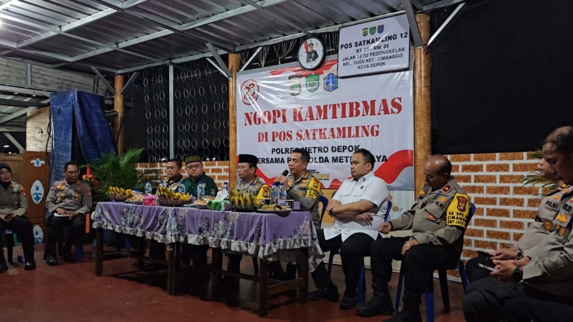 POLSEK CIMANGGIS GELAR NGOPI KAMTIBMAS DI POS SATKAMLING KP AREMAN, CIMANGGIS, KOTA DEPOK