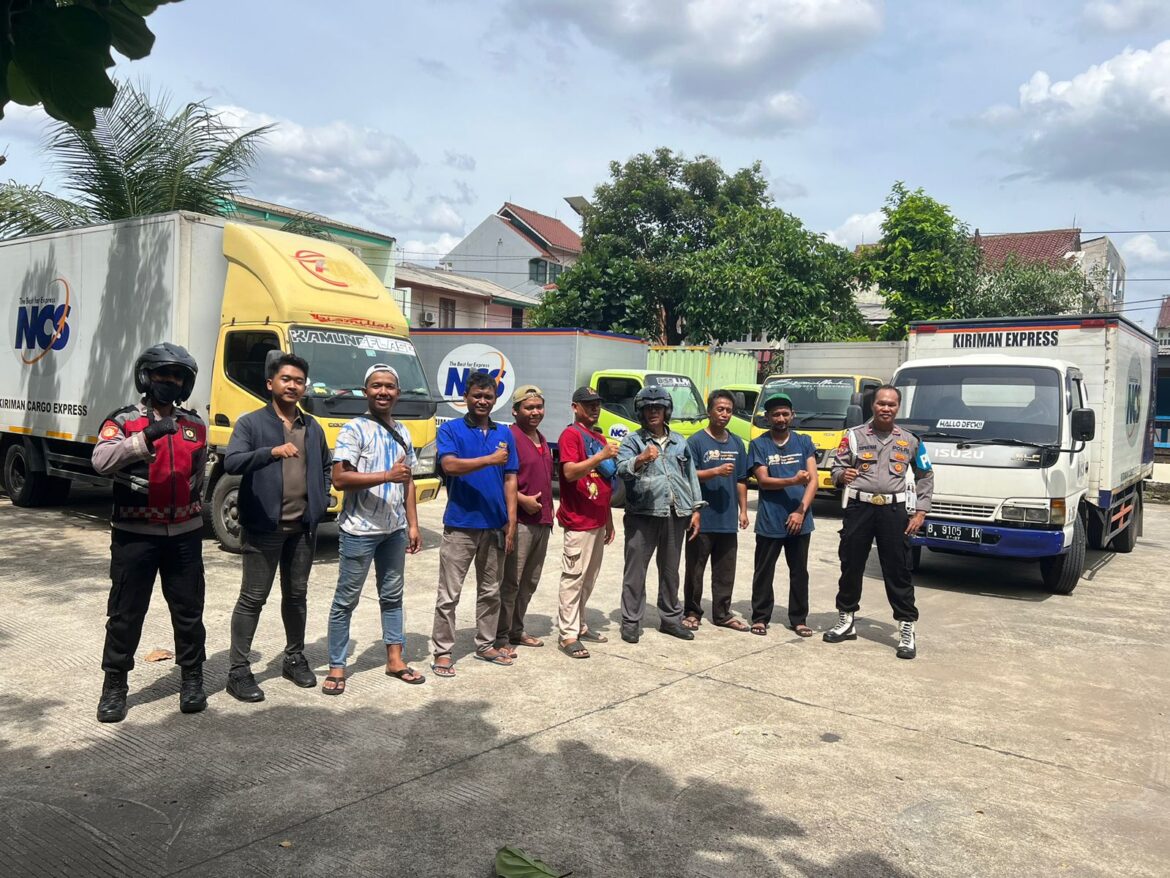 Pengamanan Pengiriman Kotak Suara dan Bilik suara dari PPK Kecamatan Beji ke Gudang KPUD Kota Depok