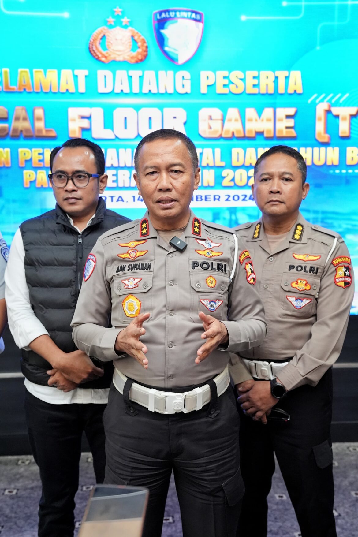 Lanjutkan TFG Polda Lampung – Polda Bali , Korlantas Gelar Tactical Floor Game Pastikan Kesiapan Operasi Lilin 2024, Kakorlantas Imbau Masyarakat Waspadai Titik Rawan