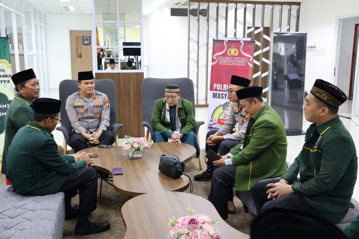 Kapolresta Bandara Soetta Sosialisasikan Call Canter 110 Kepada Da’i Kamtibmas untuk bantu sebarkan ke Masyarakat