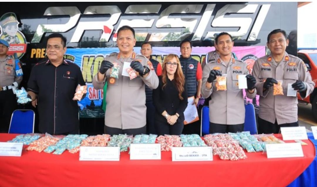 Selamatkan 15.000 Jiwa Anak Bangsa : Polres Metro Bekasi Kota Bongkar Jaringan Narkoba Bekasi-Bogor-Depok, 14 Ribu Butir Ekstasi Disita