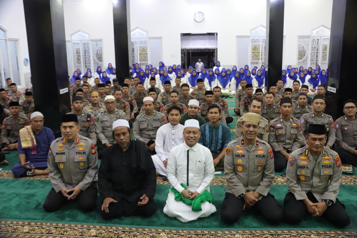 Doa dan Dzikir HUT Bhayangkara Ke-79 Polda Sulteng Menghadirkan Ustad Das’ad Latif