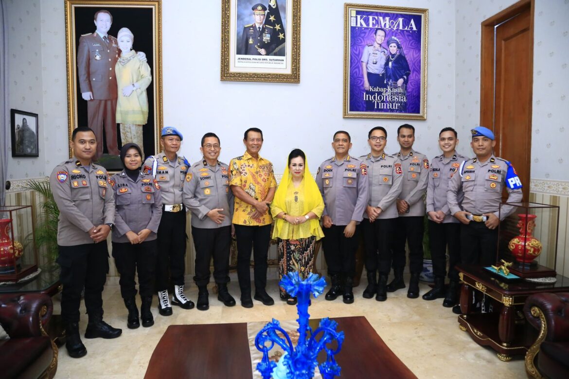 Anjangsana HUT Bhayangkara ke-79, Tim Polri Sambangi Kediaman Jenderal (Purn) Sutarman