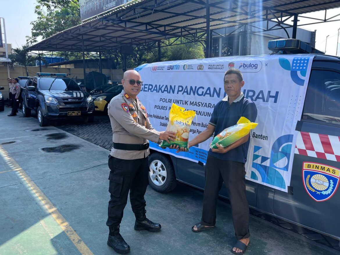 “Polres Pelabuhan Tanjung Priok Salurkan 1,5 Ton Beras Lewat Program Gerakan Pangan Murah Bersama Bulog”