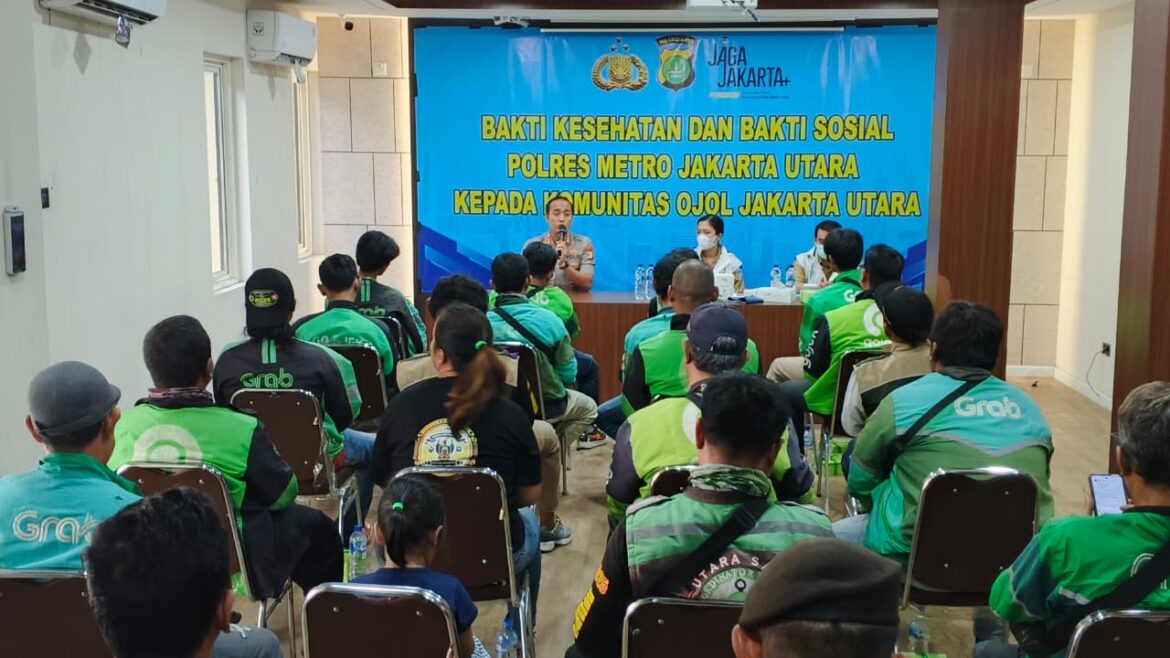 Bhakti Kesehatan dan Bhakti Sosial Polsek Metro Penjaringan Bersama Komunitas Ojol Jakut