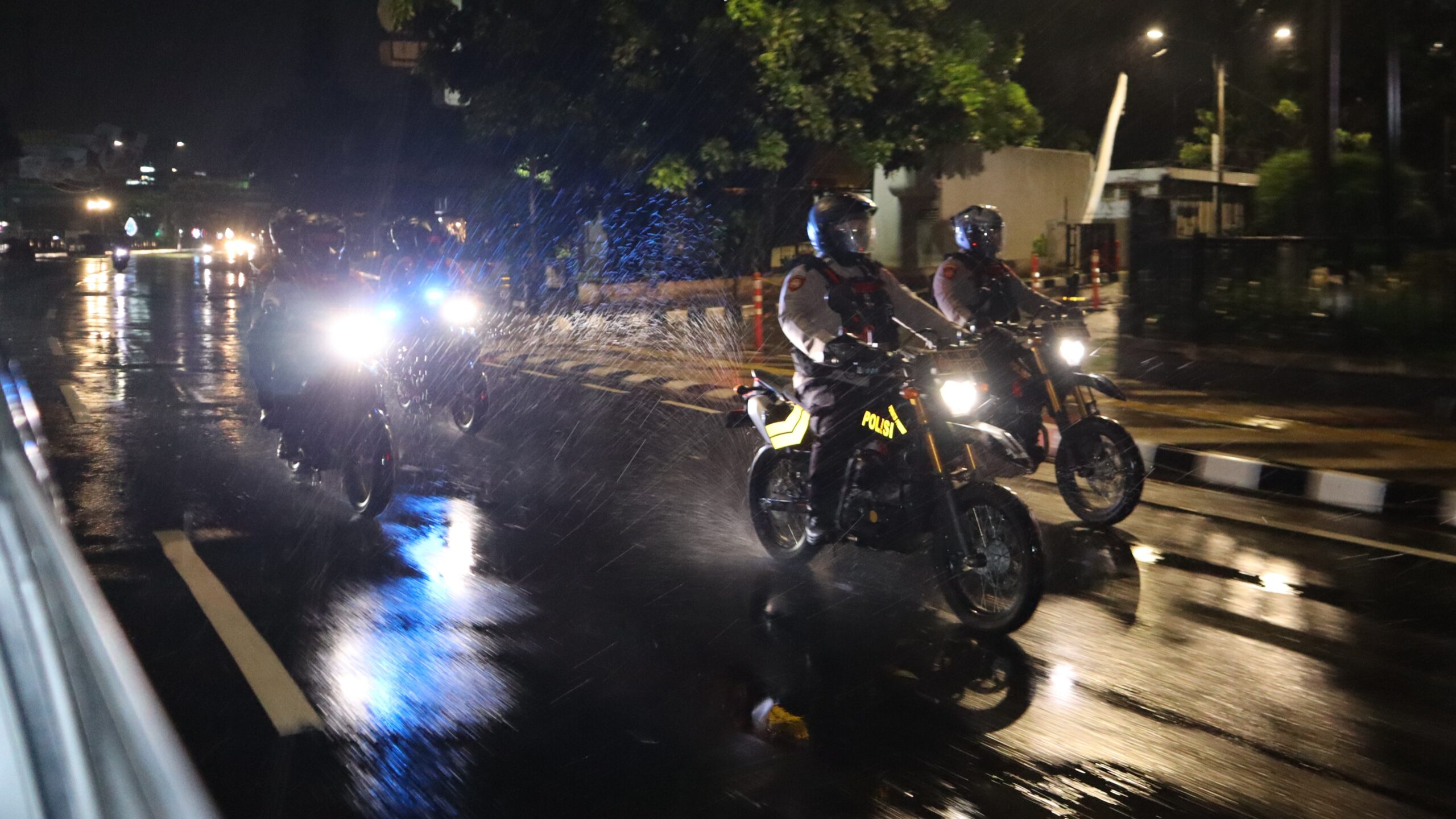 Tim Patroli Perintis Presisi Polres Metro Depok Sisir Jalan Protokol dan Pemukiman Cegah Guankamtibmas