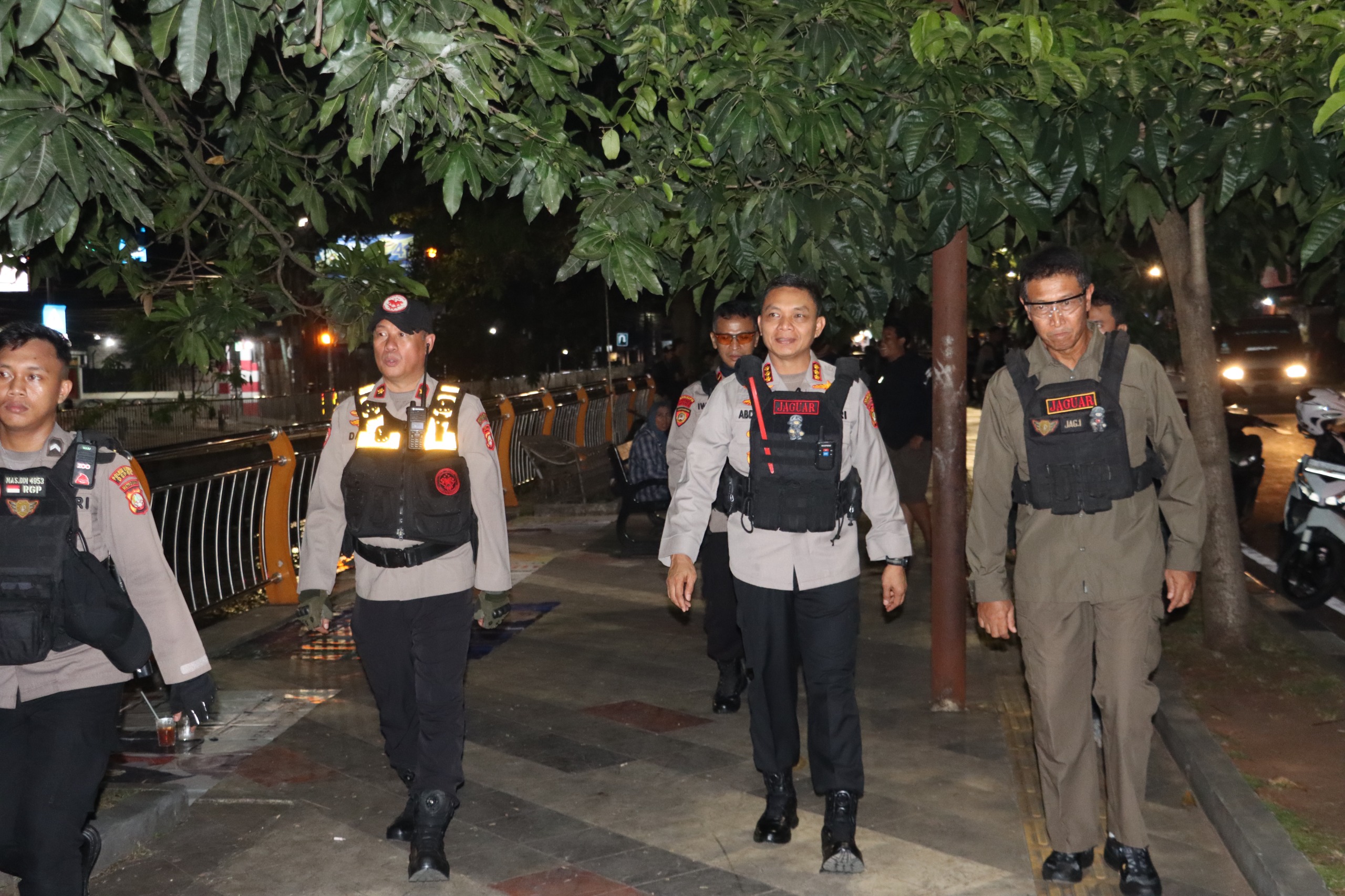 PATROLI MALAM OLEH TIM PERINTIS PRESISI POLRES METRO DEPOK ANTISIPASI GUANTIBMAS.