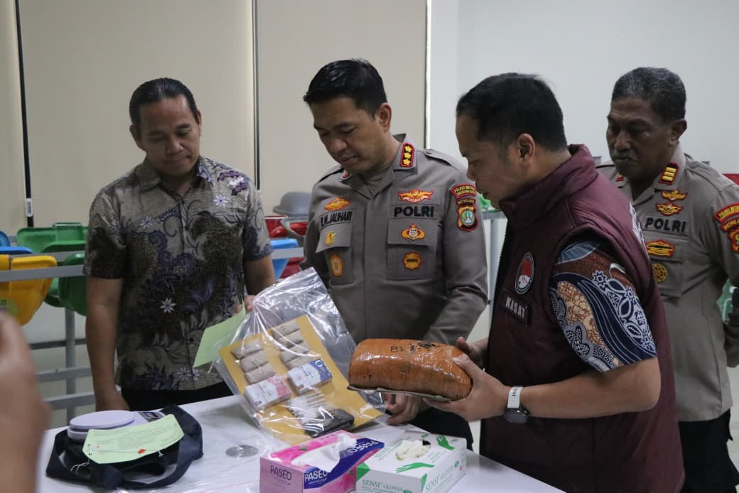 Gerak-gerik Mencurigakan Saat Razia Malam, Pengedar Ganja 1 Kilogram Dibekuk Polres Metro Tangerang Kota