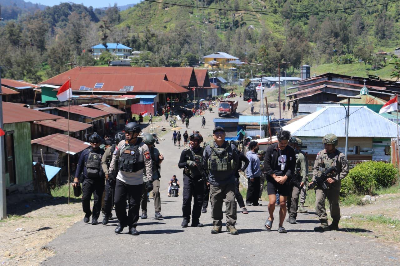 Kaops Damai Cartenz-2026 Tinjau Pos Satgas Kepolisian Ops Damai Cartenz di Sinak, Perkuat Pendekatan Humanis Bersama Masyarakat